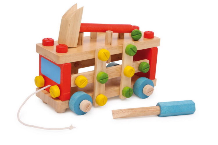 Coche de construcción de madera