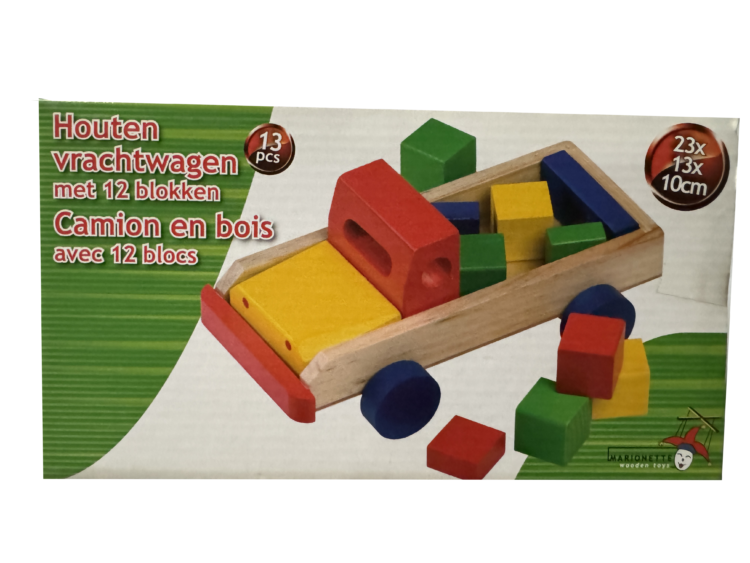 Camión de madera con piezas para construir