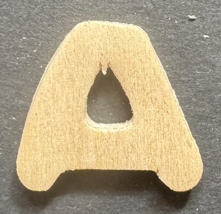 Letra a madera