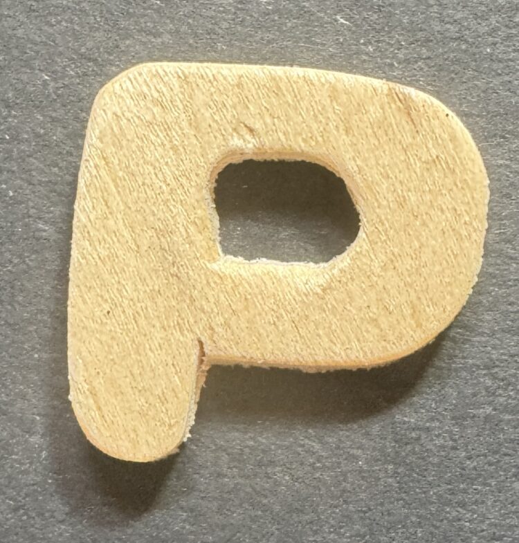 Letra P madera