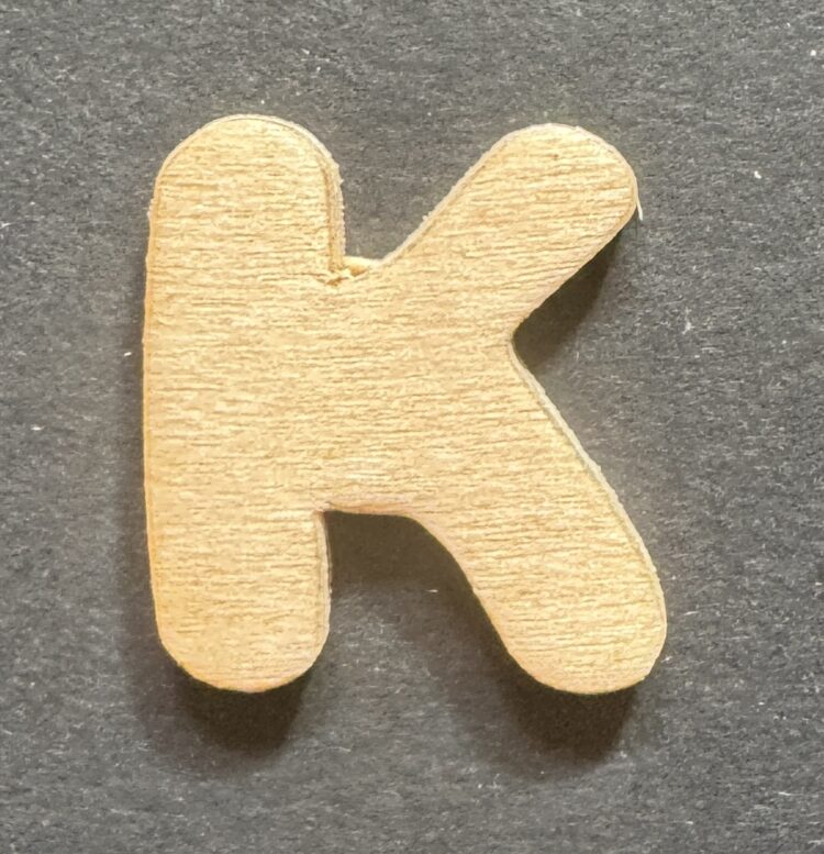 Letra K madera