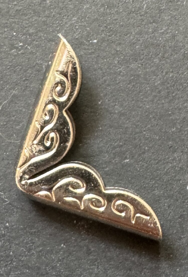 Esquinero de plata