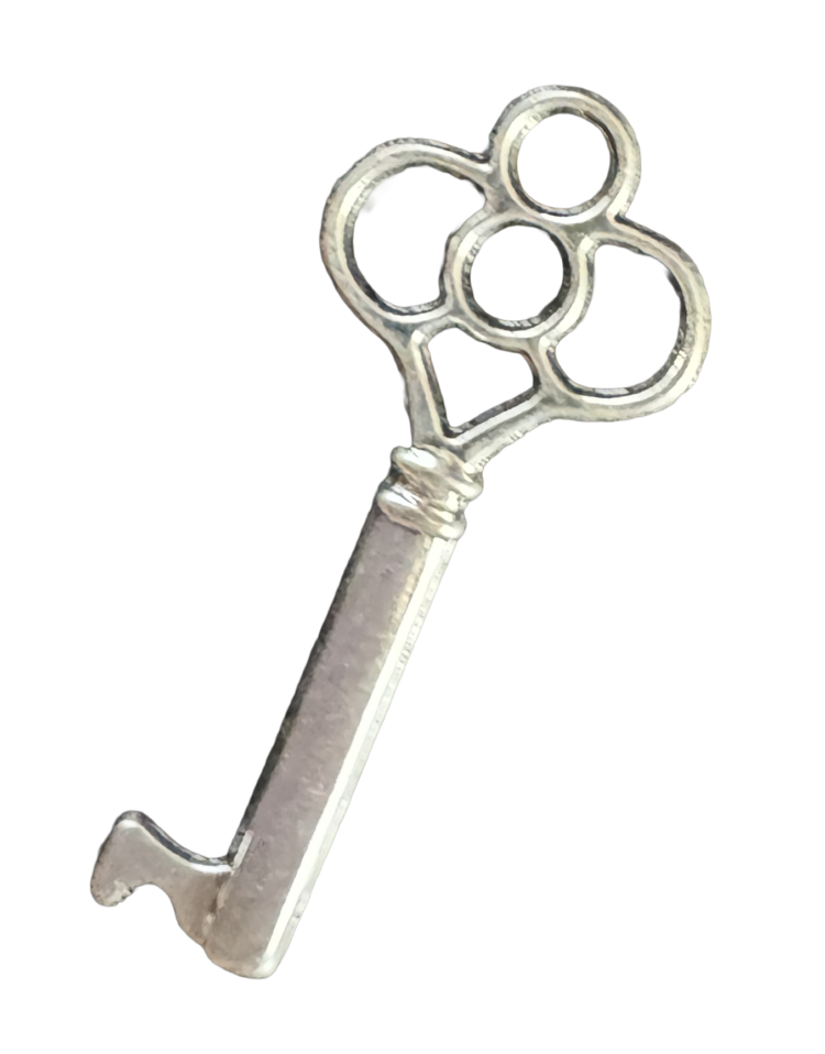 Abalorio llave plateada