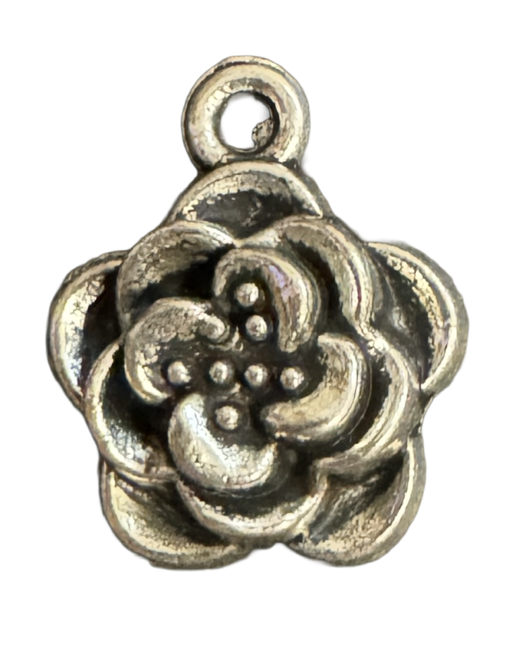 Abalorio flor de metal