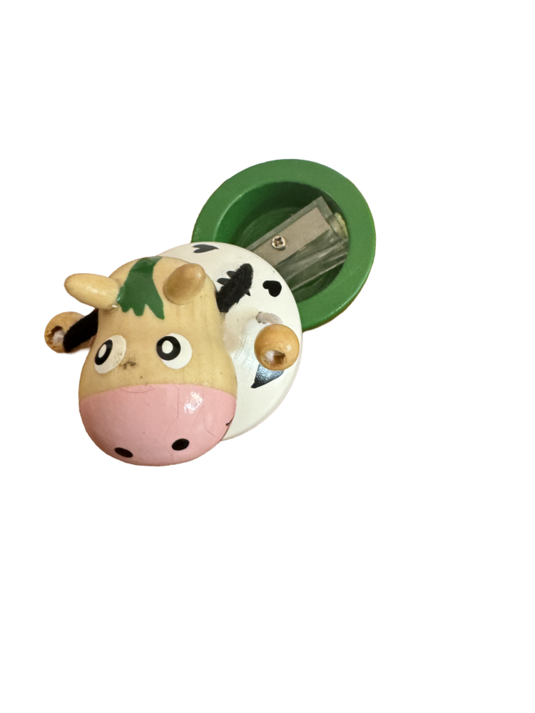 Sacapuntas de madera vaca