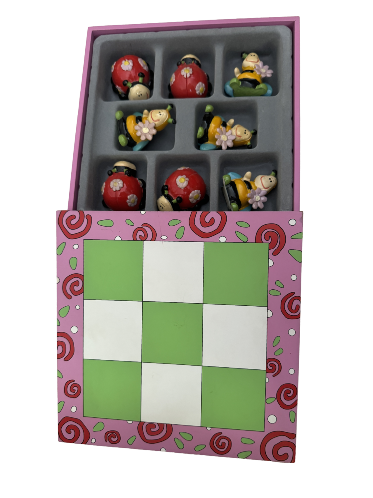 Juego tres en raya mariquitas y abejas