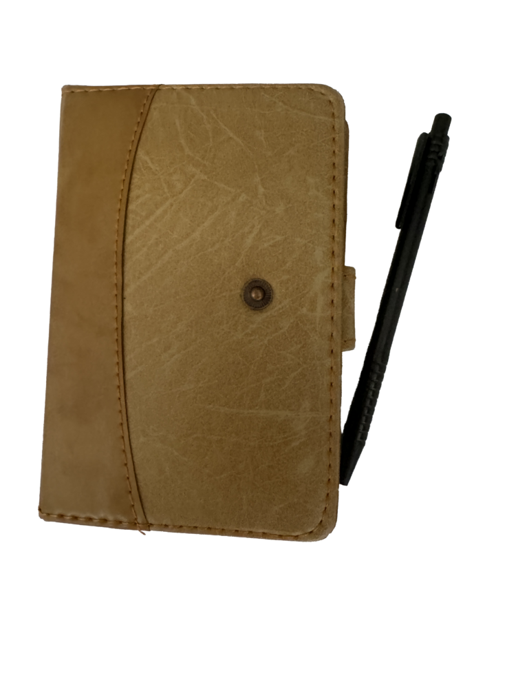 Libreta notas con bolígrafo